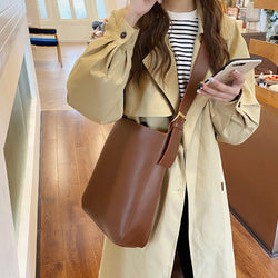 Autumn Winter Retro Chic Simple Casual Large Capacity One-shoulder Bucket Bag